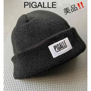 ピガール(PIGALLE)のPIGALLE　ピガール ボックスロゴ　ニット帽(ニット帽/ビーニー)