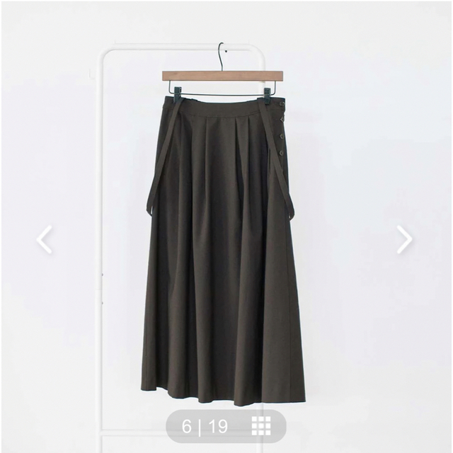 北欧、暮らしの道具店　「主役にも名脇役にも」着回し頼れるストラップ付きスカート レディースのスカート(ロングスカート)の商品写真