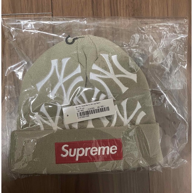 Supreme(シュプリーム)のSupreme New York Yankees Box Logoビーニー メンズの帽子(ニット帽/ビーニー)の商品写真