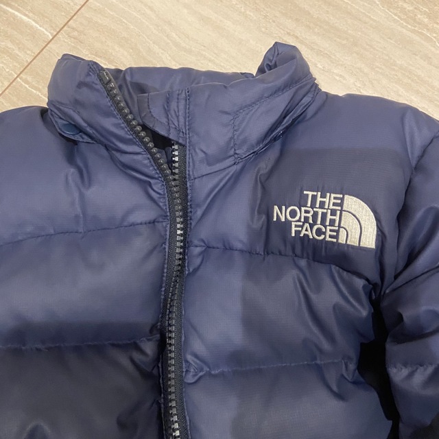 THE NORTH FACE(ザノースフェイス)のノースフェイス　キッズ　ダウン　100 キッズ/ベビー/マタニティのキッズ服男の子用(90cm~)(ジャケット/上着)の商品写真