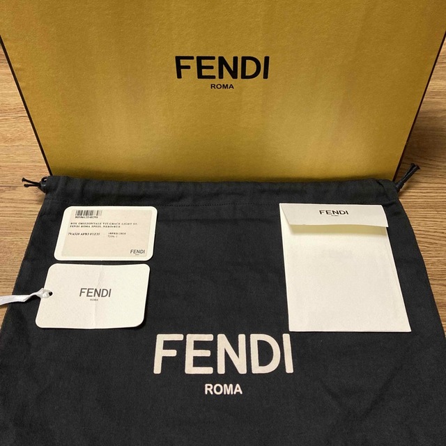 FENDI(フェンディ)の新品！ フェンディ ボックス バッグ ヴィトン バレンシアガ ロエベ 財布 メンズのバッグ(ショルダーバッグ)の商品写真