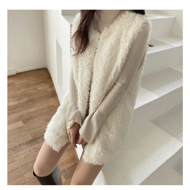 Ogue. fur fur vest（cream）ファーベスト