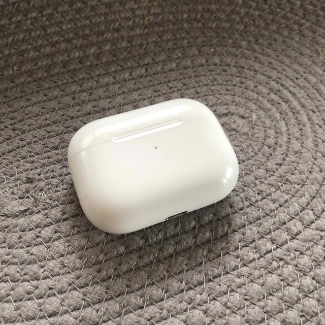 Apple(アップル)のAPPLE AirPods Pro ノイズキャンセリング付完全ワイヤレスイヤホン スマホ/家電/カメラのオーディオ機器(ヘッドフォン/イヤフォン)の商品写真