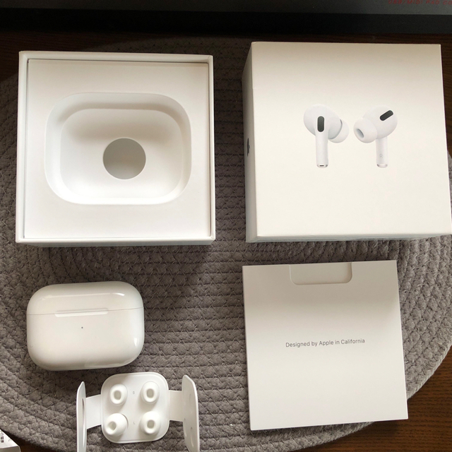 Apple(アップル)のAPPLE AirPods Pro ノイズキャンセリング付完全ワイヤレスイヤホン スマホ/家電/カメラのオーディオ機器(ヘッドフォン/イヤフォン)の商品写真