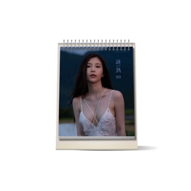 鄭家純 イリィ　純陪伴　2023年　写真　カレンダー