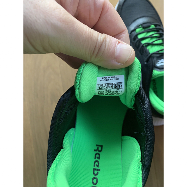 Reebok(リーボック)のリーボック　キッズスニーカー　１９センチ　新品未使用品 キッズ/ベビー/マタニティのベビー靴/シューズ(~14cm)(スニーカー)の商品写真