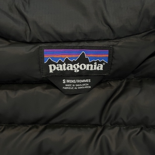 patagonia(パタゴニア)のSTY84674 ダウンセーター 黒　Sサイズ メンズのジャケット/アウター(ダウンジャケット)の商品写真