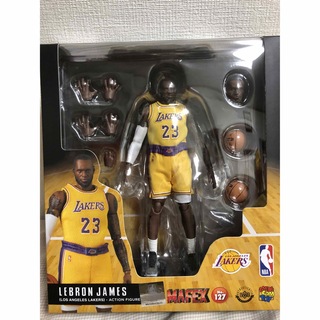 メディコムトイ(MEDICOM TOY)のメディコムトイ　レブロンジェームズ　フィギュア　NBA バスケット(その他)