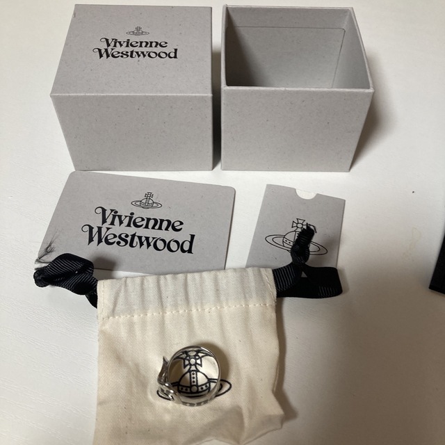 Vivienne Westwood(ヴィヴィアンウエストウッド)のVIVIENNE WESTWOOD BELT RING ベルト リング メンズのアクセサリー(リング(指輪))の商品写真