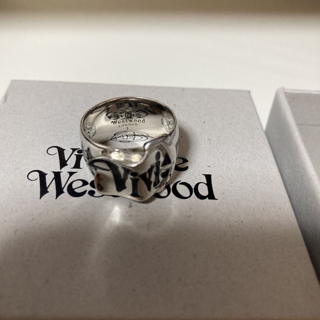 Vivienne Westwood(ヴィヴィアンウエストウッド)のVIVIENNE WESTWOOD BELT RING ベルト リング メンズのアクセサリー(リング(指輪))の商品写真