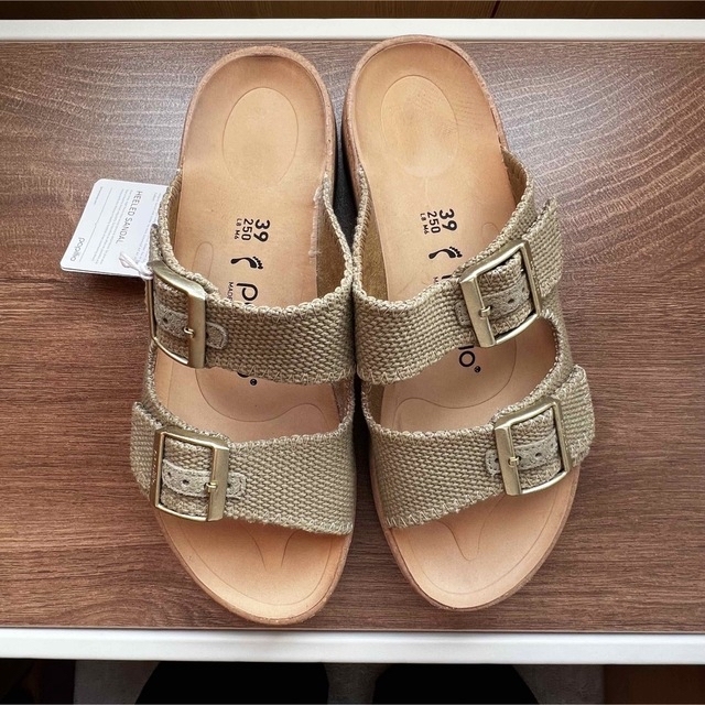 BIRKENSTOCK(ビルケンシュトック)の【新品未使用】ビルケンシュトック　ガブリエラ　25.0cm　カーキ レディースの靴/シューズ(サンダル)の商品写真