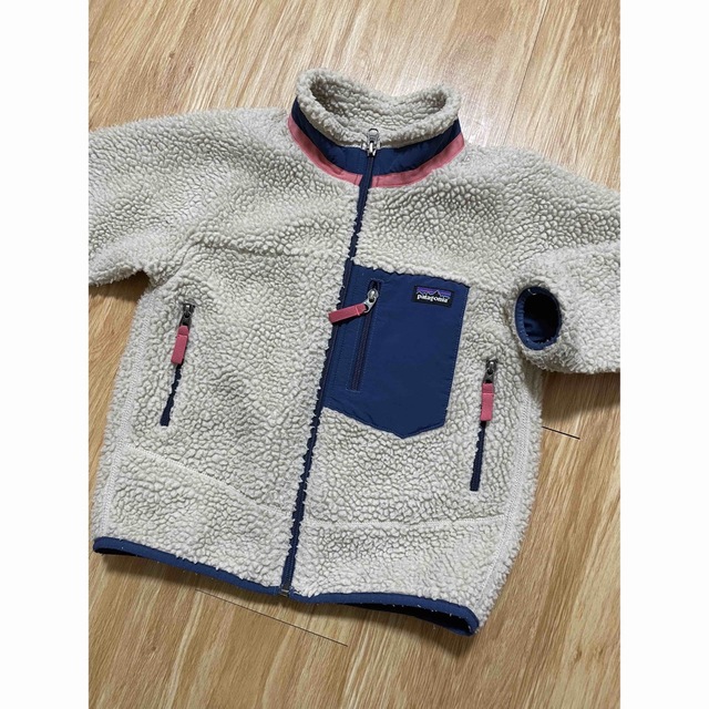 patagonia(パタゴニア)のパタゴニア　レトロX キッズ　XS  キッズ/ベビー/マタニティのキッズ服女の子用(90cm~)(ジャケット/上着)の商品写真