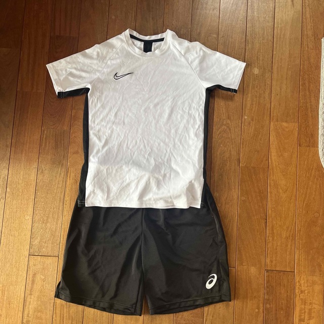 NIKE(ナイキ)のサッカー　ウエア　上下セット　asics  NIKE  Sサイズ スポーツ/アウトドアのサッカー/フットサル(ウェア)の商品写真