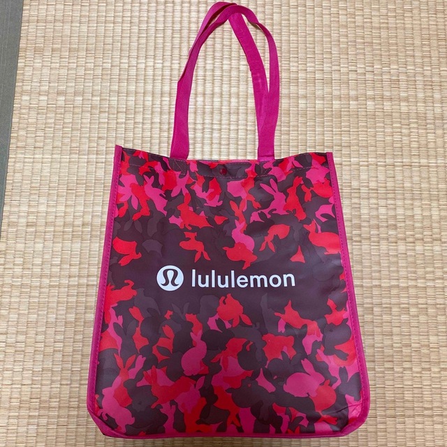 lululemon(ルルレモン)の2023 うさぎ柄 ルルレモン lululemon ショッパー トートバッグ  レディースのバッグ(ショップ袋)の商品写真