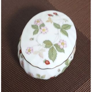 ウェッジウッド(WEDGWOOD)のウェッジウッド・ワイルドストロベリー 蓋付き小物入れ(食器)