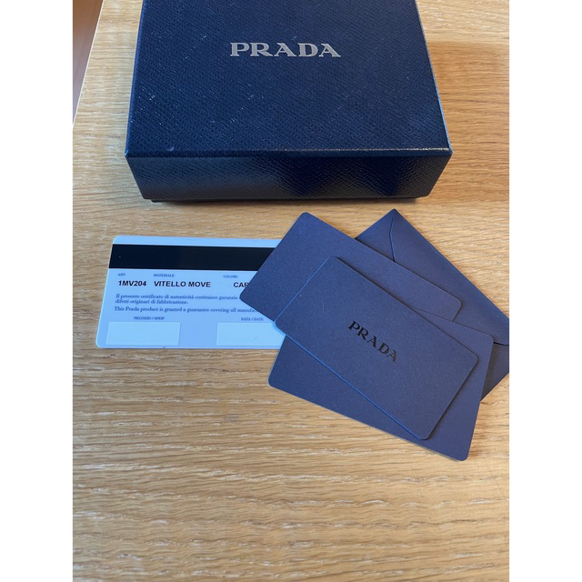 PRADA(プラダ)のPRADA二つ折り財布　ベージュ レディースのファッション小物(財布)の商品写真