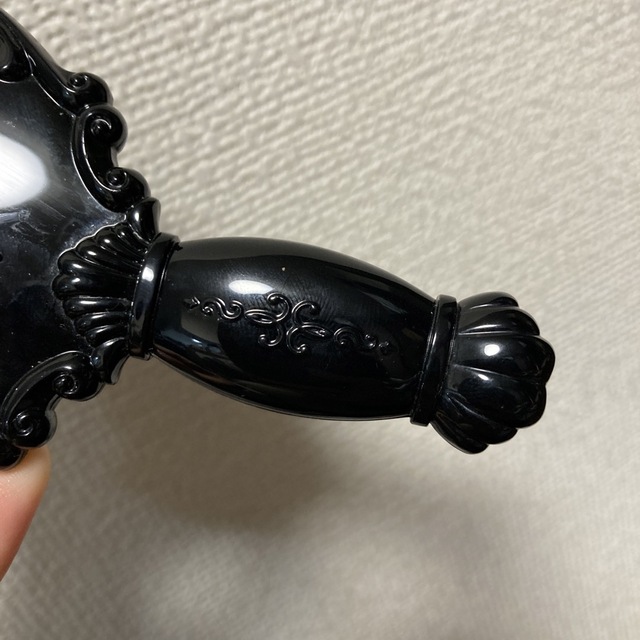 ANNA SUI(アナスイ)のアナスイ　手鏡　黒　中古　美品 レディースのファッション小物(ミラー)の商品写真