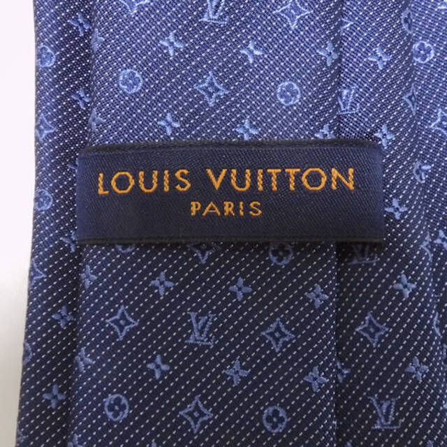 LOUIS VUITTON(ルイヴィトン)の未使用 LOUIS VUITTON ルイヴィトン クラヴァット・モノグラム クラシック M70953 ネクタイ ネイビー 148×8cm ビジネス ラグジュアリー ジャガード メンズ AY3158C  メンズのファッション小物(ネクタイ)の商品写真