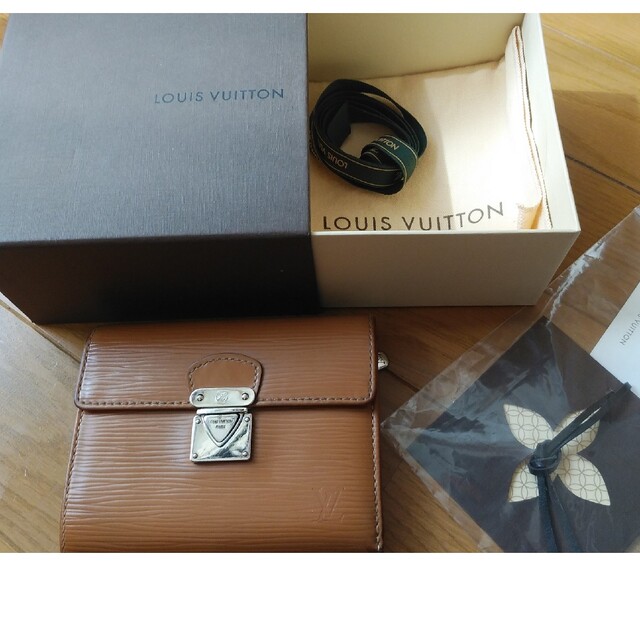 ルイヴィトン VUITTON  財布　希少カラー　　コアラ　エピ 9