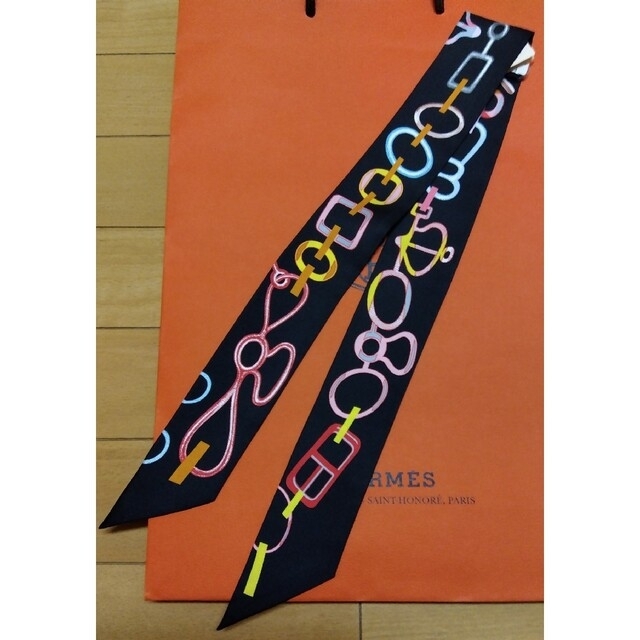 新品】HERMES ツイリー《ド・レ・ブックル》-