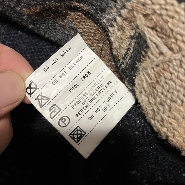 ICEBERG(アイスバーグ)の古着　ICEBERG アイスバーグ　Disney ディズニー　ニット　セーター メンズのトップス(ニット/セーター)の商品写真
