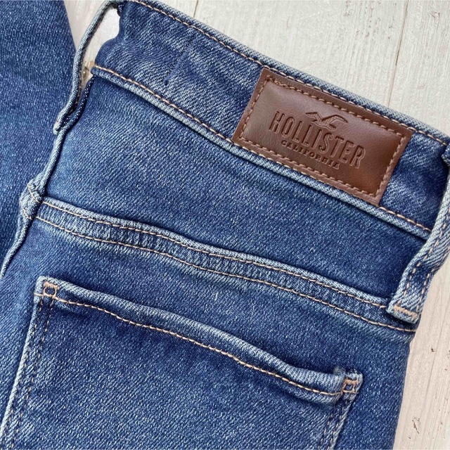 Hollister(ホリスター)のオールシーズン活躍♩伸縮性抜群！ソフトストレッチ/スキニーデニム【W24】 レディースのパンツ(デニム/ジーンズ)の商品写真