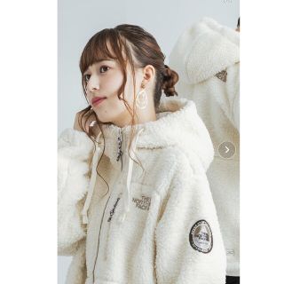 ザノースフェイス(THE NORTH FACE)のノースフェイスプレイグリーンフーディアイボリー(ブルゾン)