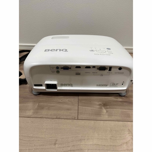 独特の上品 BenQ HT 4K対応プロジェクター 2550 プロジェクター