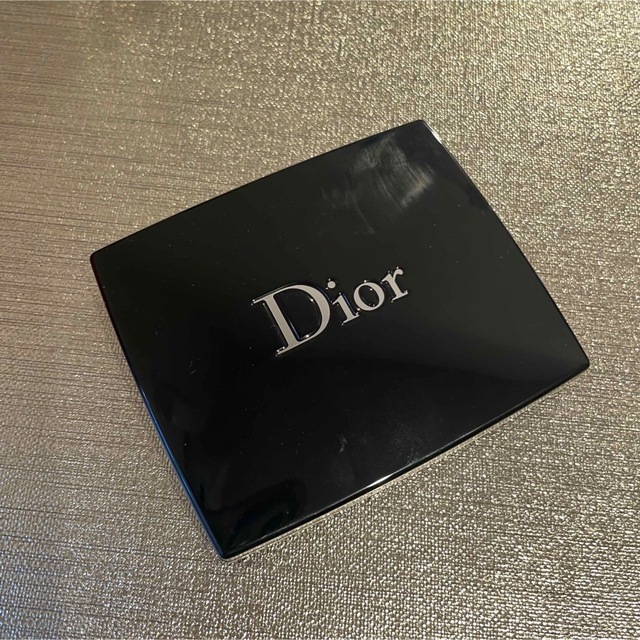 Dior(ディオール)のディオール　サンククルール　857 ルビー コスメ/美容のベースメイク/化粧品(アイシャドウ)の商品写真