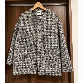 ザラ(ZARA)のビジューボタンノーカラーツイードジャケット(ノーカラージャケット)