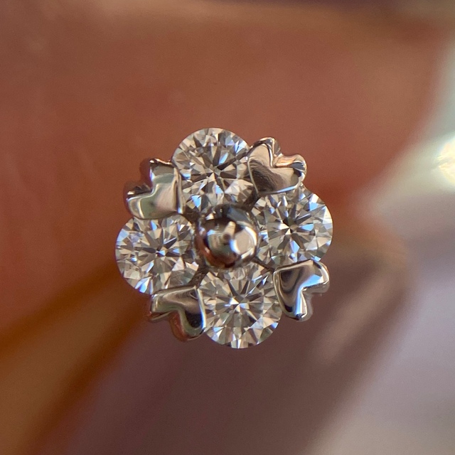 K18WG/K14WG     とっても綺麗なダイヤモンド 0.30ct ピアス レディースのアクセサリー(ピアス)の商品写真