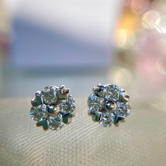 K18WG/K14WG     とっても綺麗なダイヤモンド 0.30ct ピアス レディースのアクセサリー(ピアス)の商品写真