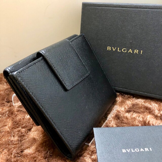 BVLGARI(ブルガリ)のさくはる様専用✨綺麗　BVLGARI　ブルガリ　折り財布　人気　収納抜群　箱付き レディースのファッション小物(財布)の商品写真