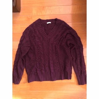 ジーユー(GU)の【美品】GU ニット セーター 手編み風 紫 パープル(ニット/セーター)