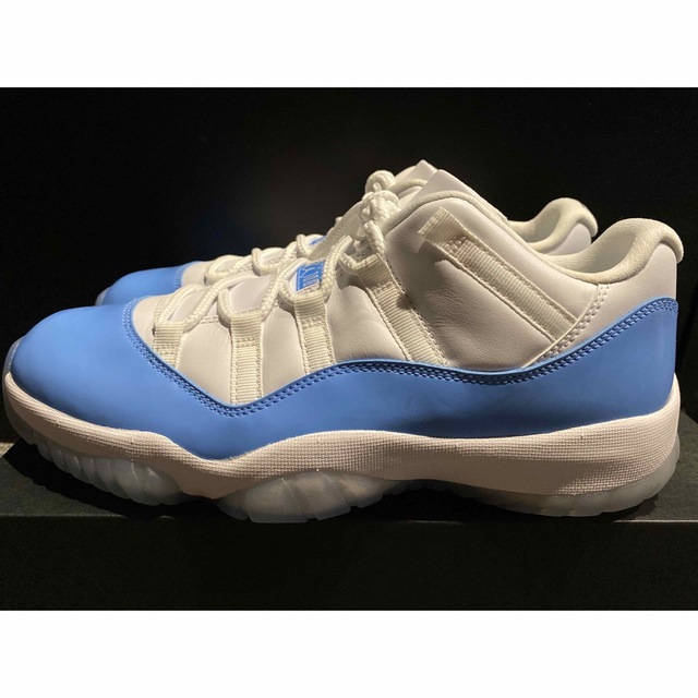 air jordan 11 low unc