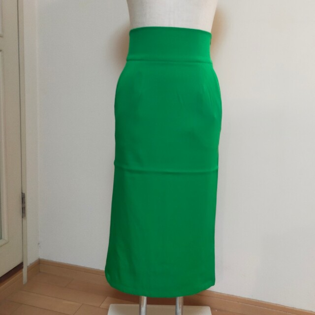 GRL(グレイル)の新品タグ付き グレイル ハイウエストバックスリットセミタイトスカート Mサイズ レディースのスカート(ひざ丈スカート)の商品写真