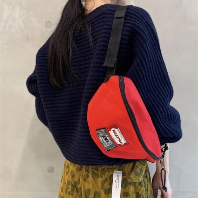 MM6(エムエムシックス)のMM6×EASTPAK 赤×白　マルジェラ　イーストパック レディースのバッグ(ボディバッグ/ウエストポーチ)の商品写真