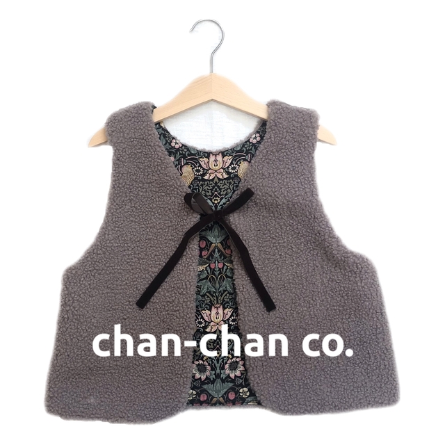 petit main(プティマイン)の≪SALE---!!≫あったかベストchan-chan co. 【120サイズ】 ハンドメイドのキッズ/ベビー(ファッション雑貨)の商品写真