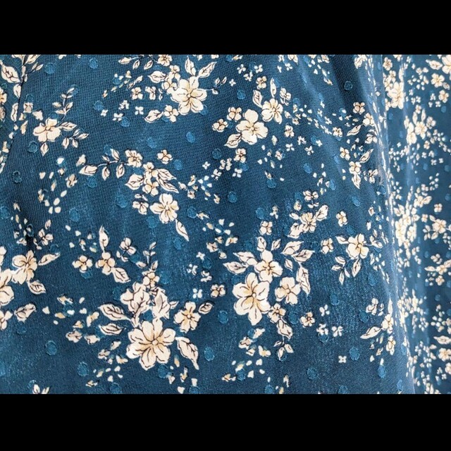 HONEYS(ハニーズ)のハニーズ 花柄フリルブラウス M レディースのトップス(シャツ/ブラウス(長袖/七分))の商品写真