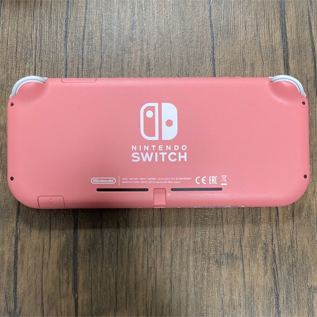 Nintendo Switch(ニンテンドースイッチ)のNintendo Switch lite コーラル エンタメ/ホビーのゲームソフト/ゲーム機本体(家庭用ゲーム機本体)の商品写真