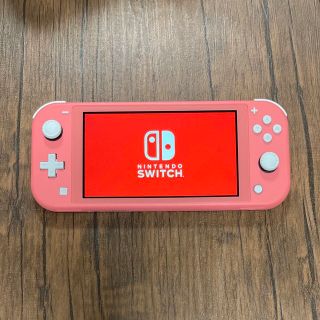 ニンテンドースイッチ(Nintendo Switch)のNintendo Switch lite コーラル(家庭用ゲーム機本体)