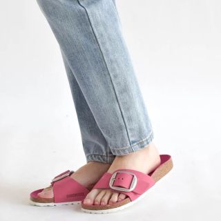 ビルケンシュトック(BIRKENSTOCK)のBIRKENSTOCK マドリッド ビッグバックル新品(サンダル)