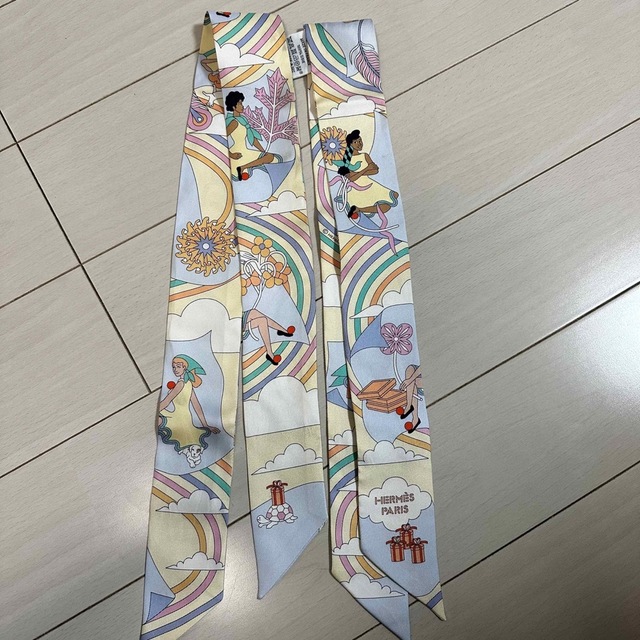 激安の Hermes 空飛ぶカレ HERMES エルメス ツイリー - バンダナ+