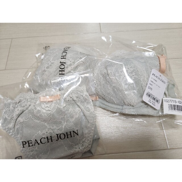 PEACH JOHN(ピーチジョン)の【値下げ】PEACH  JOHN ブラ&ショーツ　セット レディースの下着/アンダーウェア(ブラ&ショーツセット)の商品写真