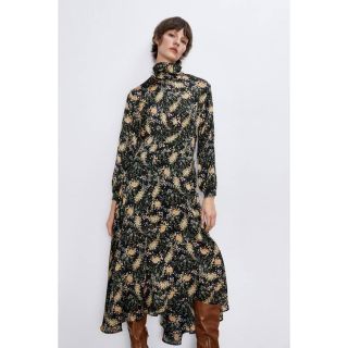 ザラ(ZARA)のZARA⭐️小花柄　フラワー　ロング　ワンピース　ドレス(ロングワンピース/マキシワンピース)