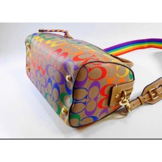 COACH - コーチ レインボーシグネチャーショルダーバックの通販 by え