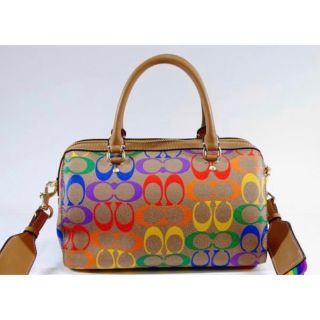COACH - コーチ レインボーシグネチャーショルダーバックの通販 by え