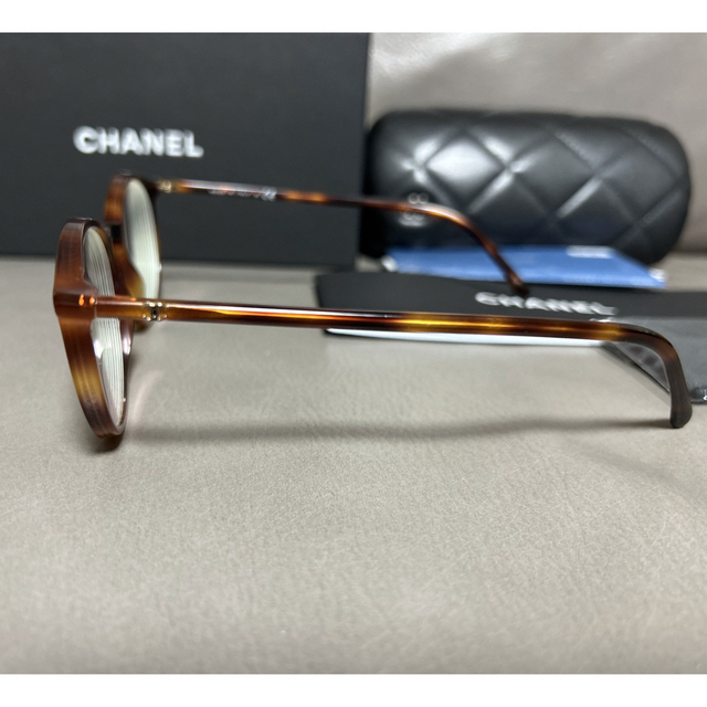 CHANEL(シャネル)の美品 CHANEL メガネ 人気の鼈甲柄 お洒落 国内正規品 レディースのファッション小物(サングラス/メガネ)の商品写真