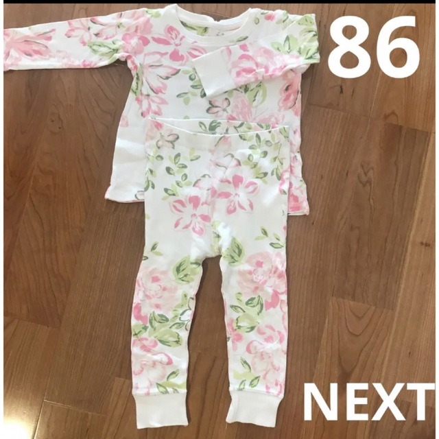 NEXT 86 花柄　セットアップ　パジャマ キッズ/ベビー/マタニティのベビー服(~85cm)(パジャマ)の商品写真