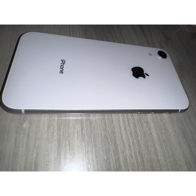 iPhone XR White 128 GB docomo